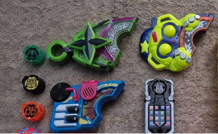 Kamen Rider Geats DX Tycoon, Naago & Punkjack Buckle set, loose, US Seller