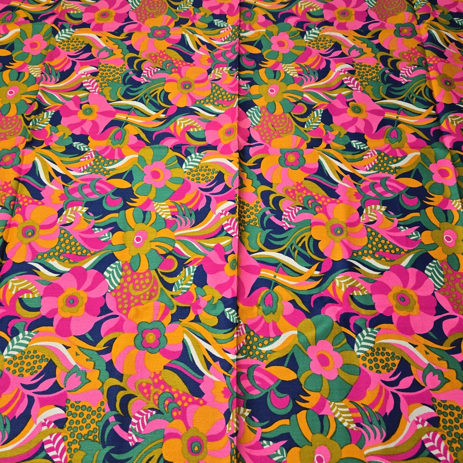 Vtg 1960s 70s Flower Power Fabric Psychedelic Mod Floral Hippie 54