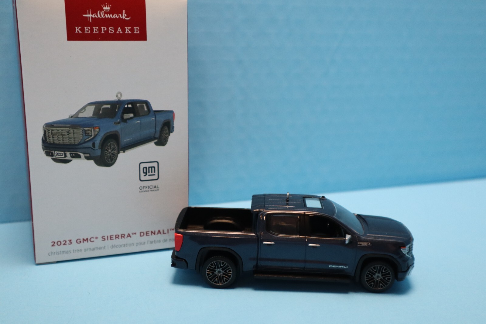 2024 Hallmark Keepsake 2023 GMC SIERRA DENALI Die-Cast Metal Truck BRAND NEW