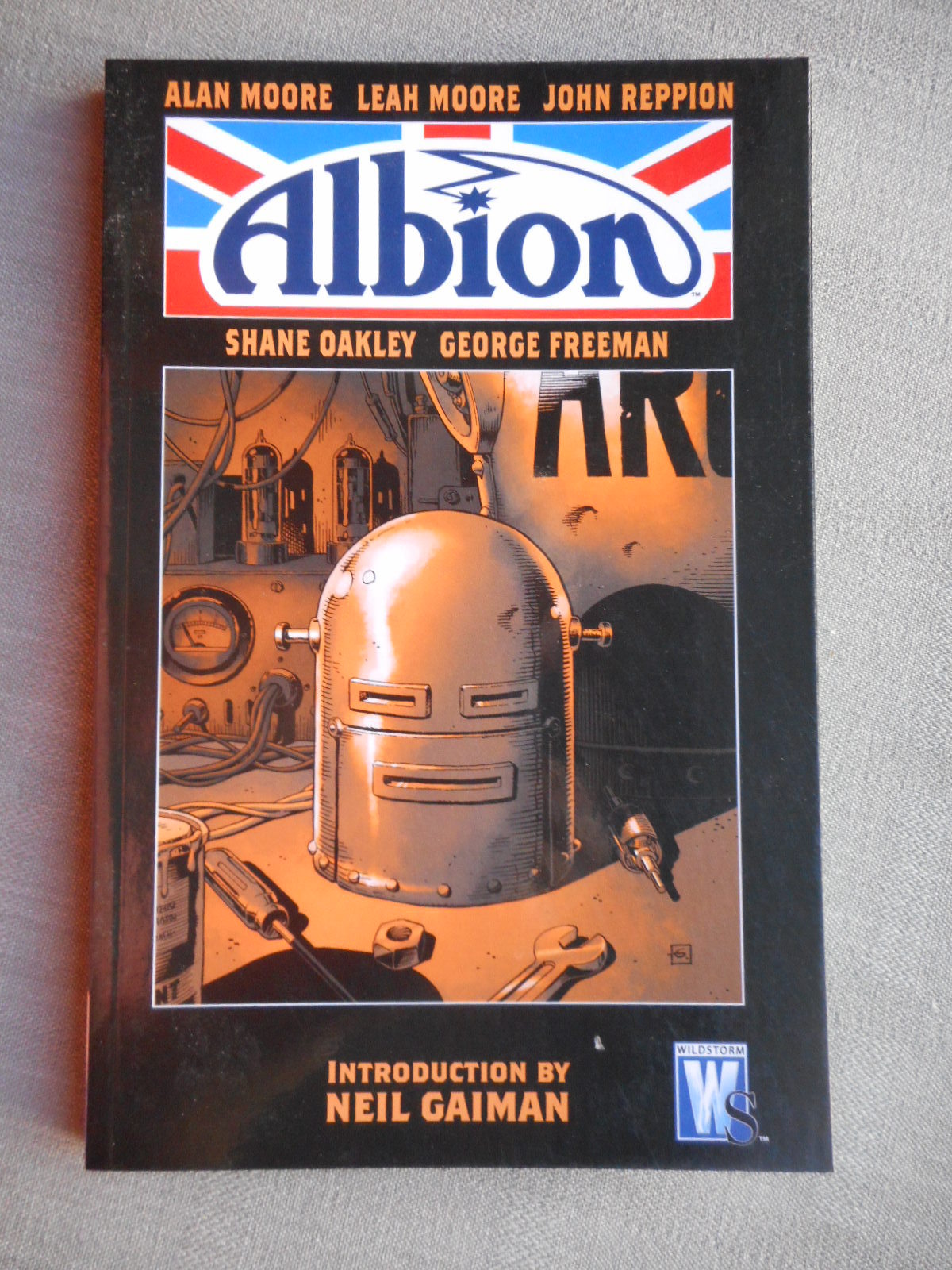 Albion Tpb Volume 1 Vo In Mint Condition