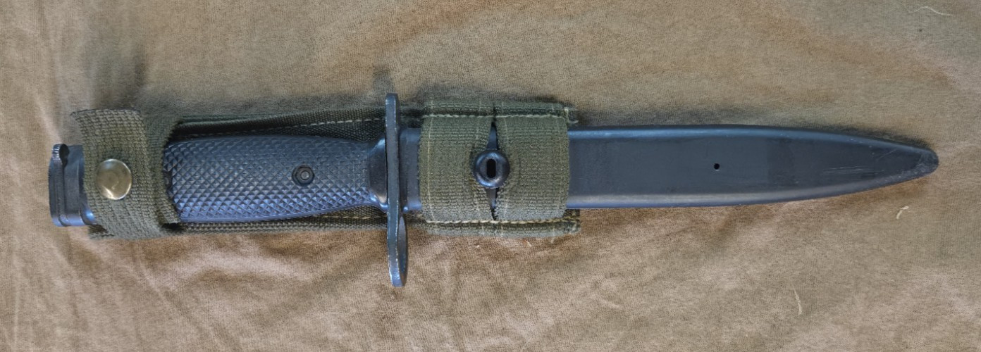 Canadian Armed Forces C7 Nella Bayonet & Scabbard With Frog - Dated 9/98