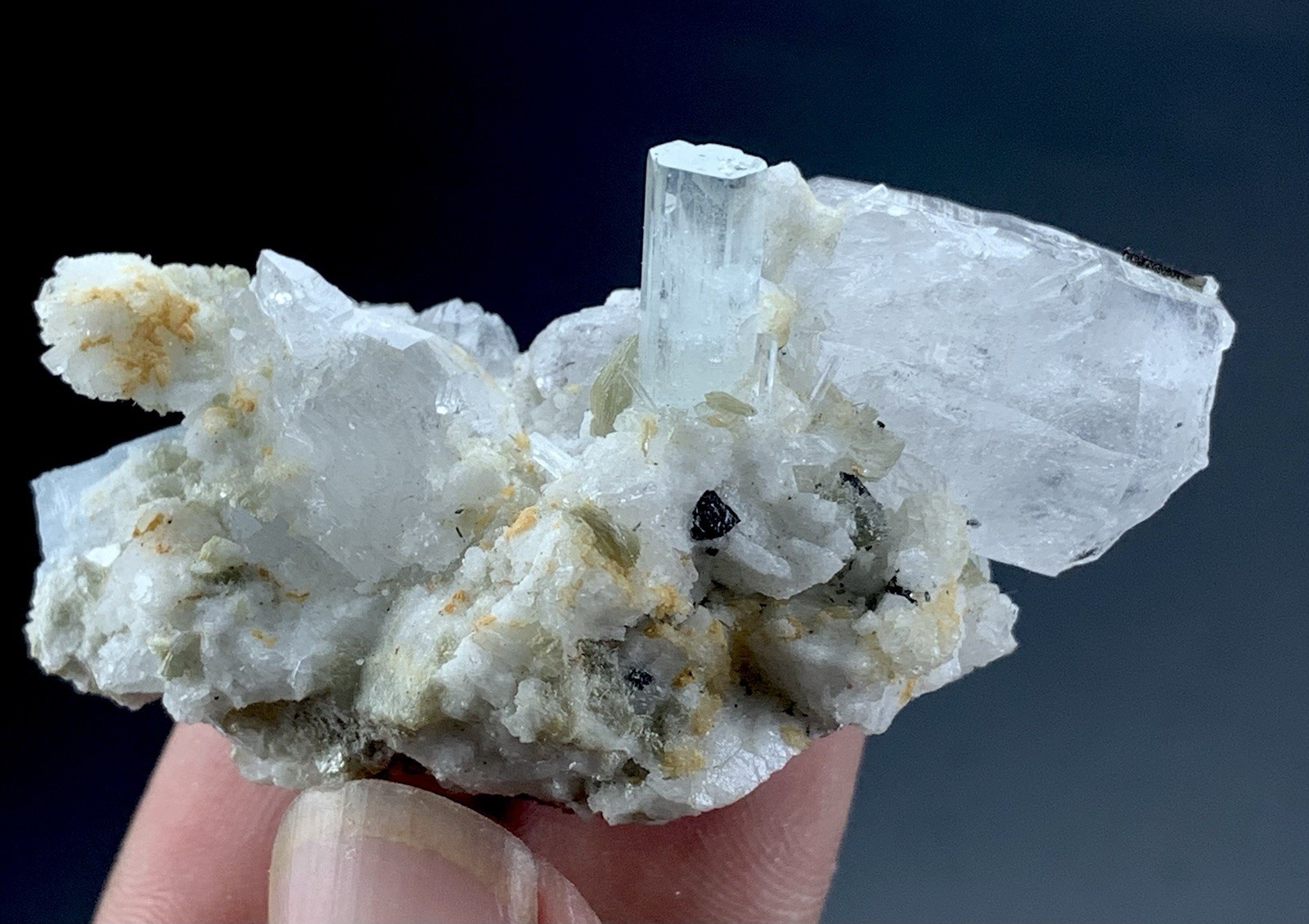 180 Cts Aquamarine Crystal Specimen From Skardu Pakistan.