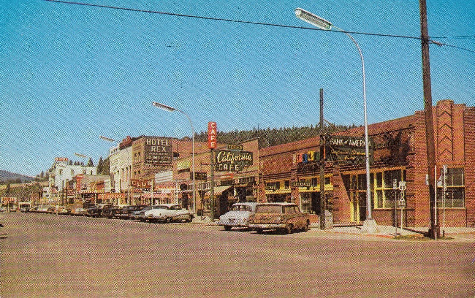 Truckee CA Main Street Scene Hotel Rex Shell Gas Tonys Cafe c1950s Unused PCard