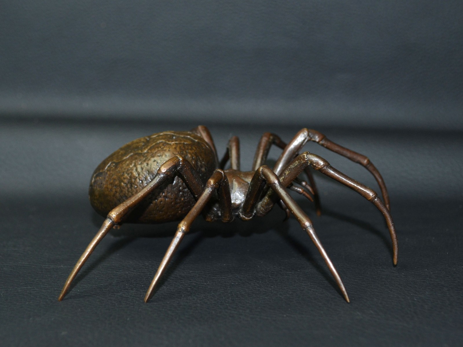 4.7 in Bronze Decor Collectible Big Spider Silicon Bronze Statue Artwork Gift