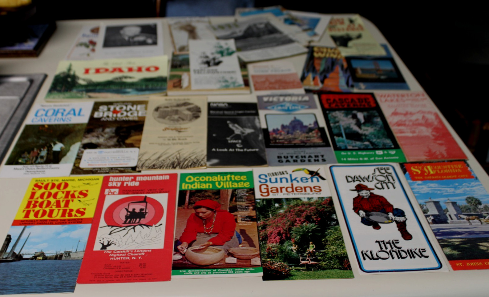 30 US Travel Brochures Vintage