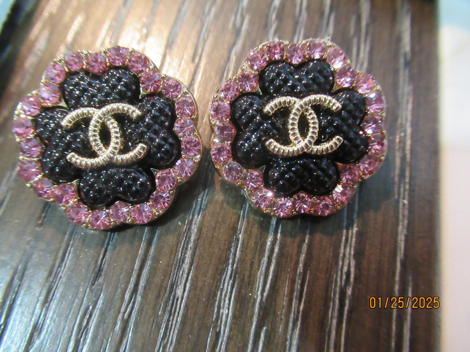 CHANEL 2 BUTTONS  22MM, black,, GOLD tone, metal   THIS IS FOR 2