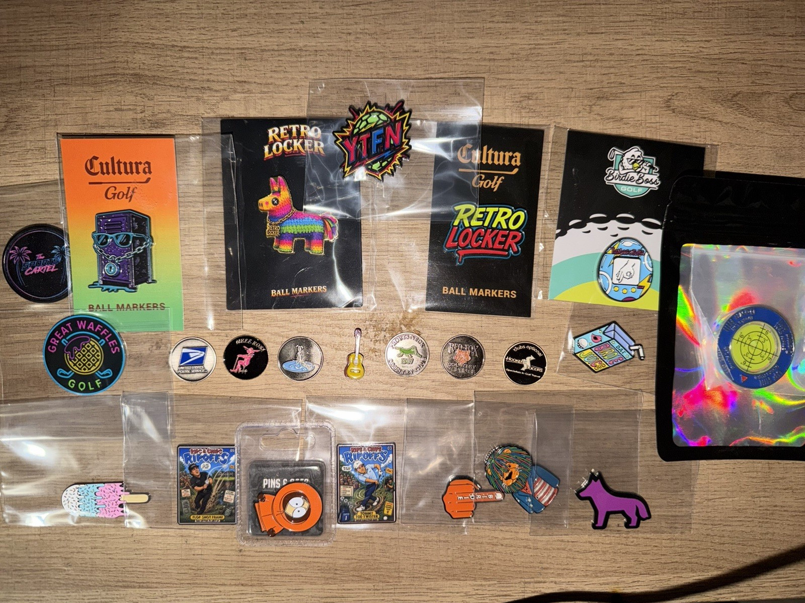 23x Ball Marker Lot 2x Hat clips