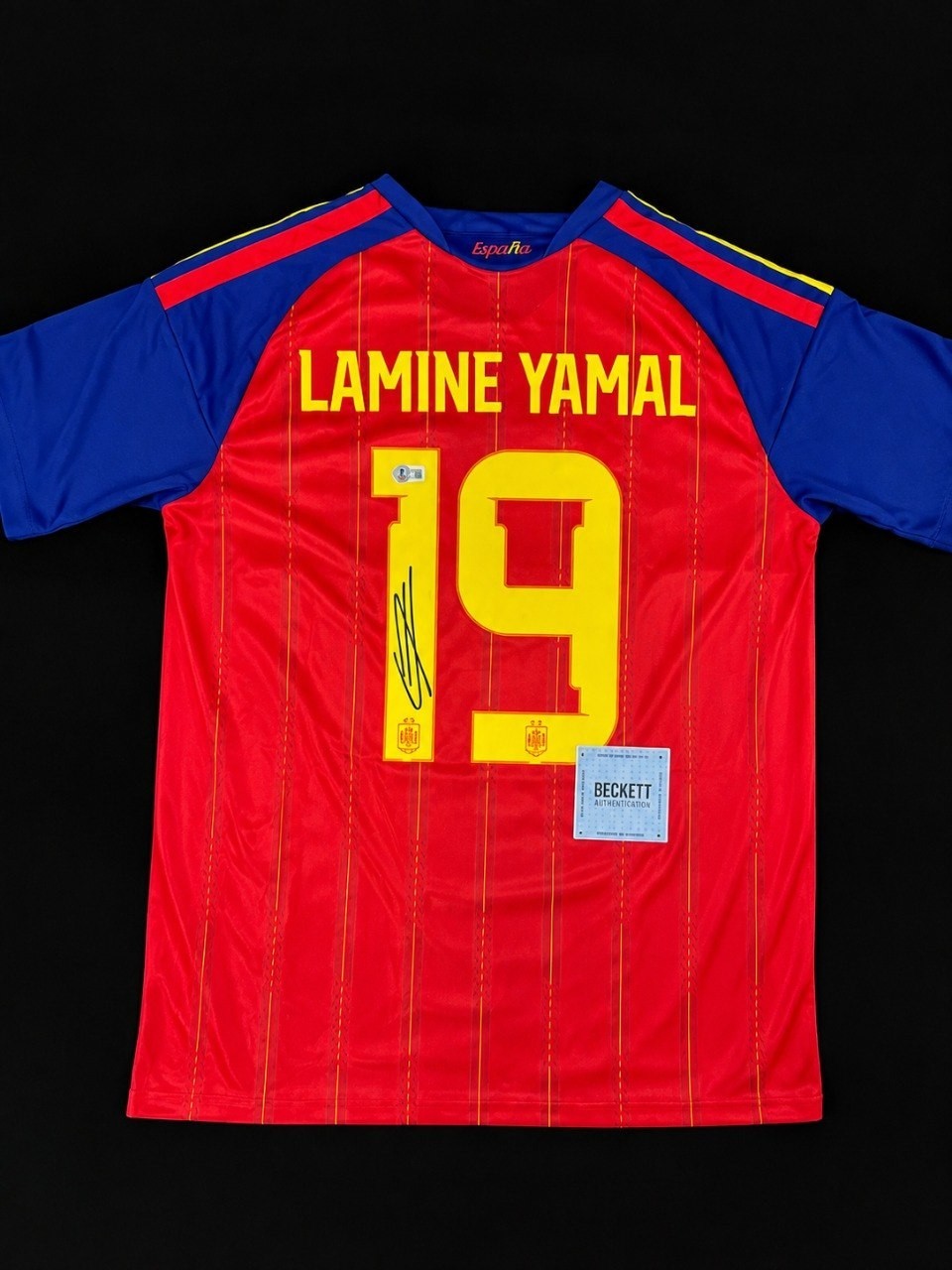Lamine Yamal #19 Spain Signed Football Jersey with Beckett Authentication