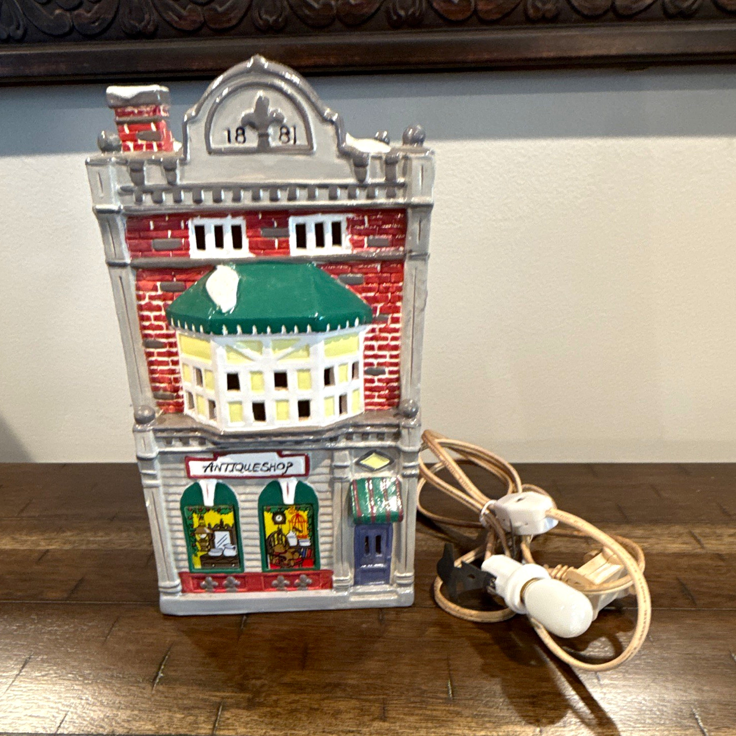 Department 56 Snow Village “Cobblestone Antique Shop” Lighted 1988