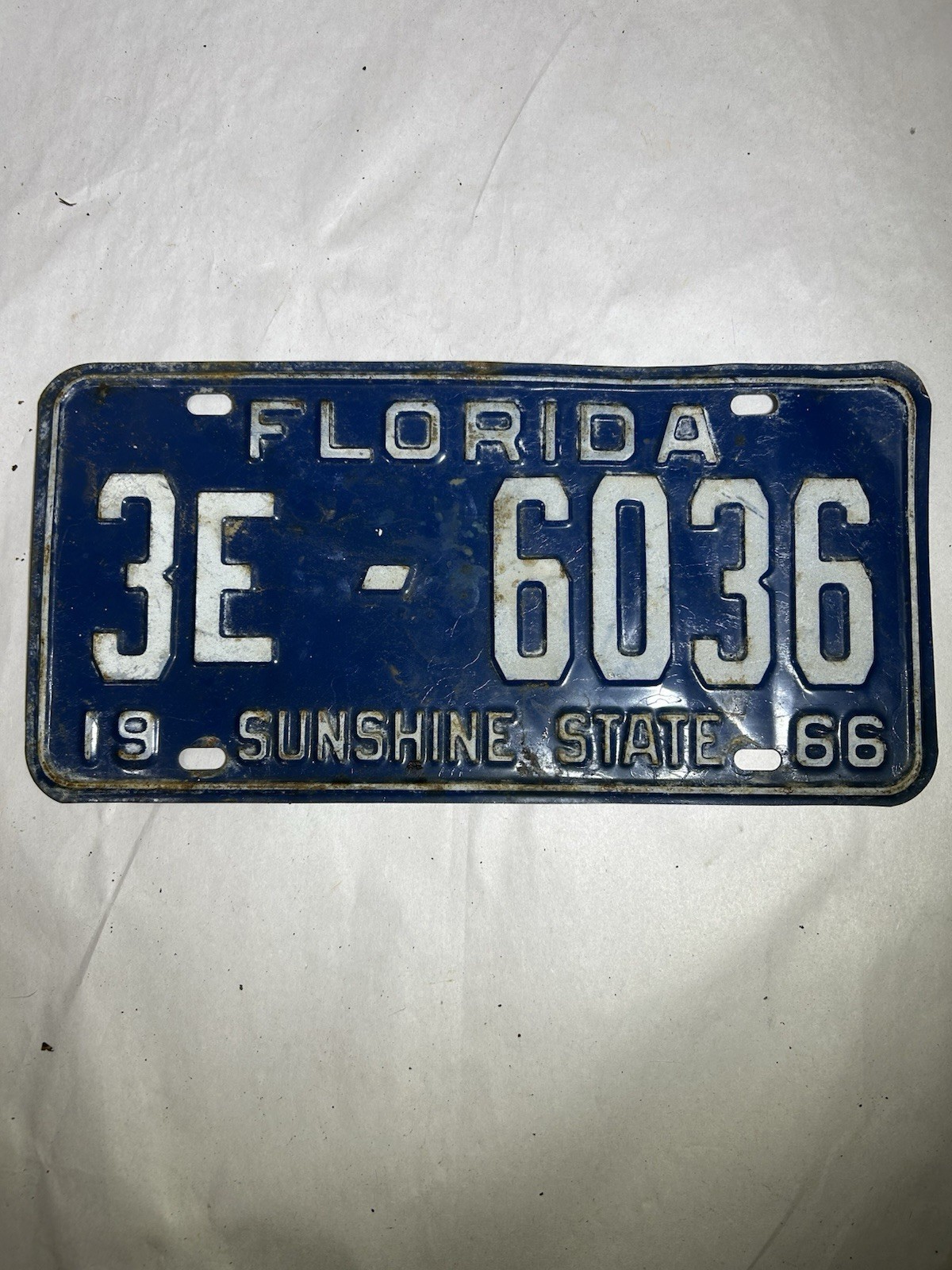 Vintage 1966 Florida Sunshine State Blue License Plate Tag 3E 6036 Gas Oil Metal