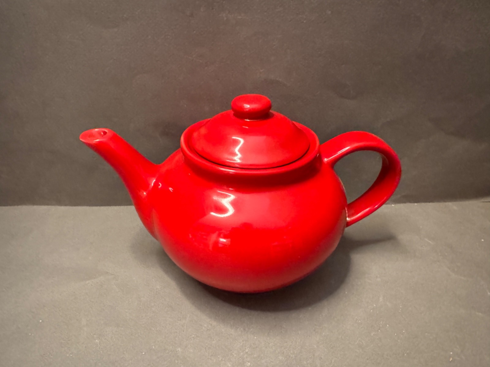 Red Ceramic Teapot Bright Glossy Glaze Round Tea Pot Lid Retro Kitchen