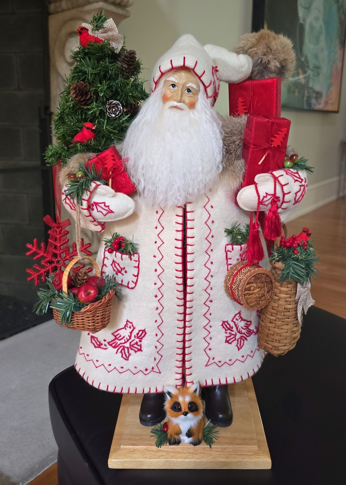 LYNN HANEY Santa 