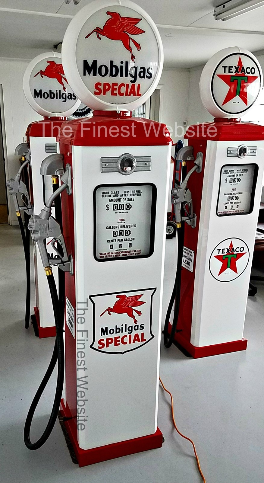 NEW MOBILGAS SPECIAL GAS PUMP REPRODUCTION REPLICA RETRO MOBIL - *