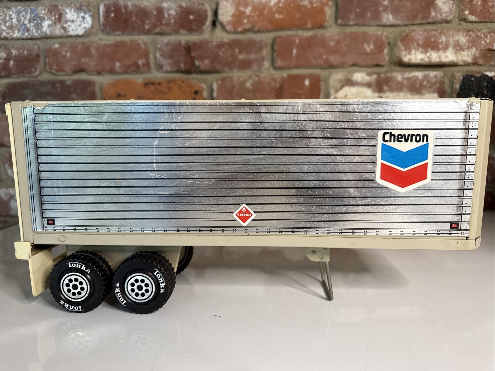 VINTAGE TONKA 1978 CHEVRON 10 DELIVERY  TRAILER Box #53131B Good Conditions.