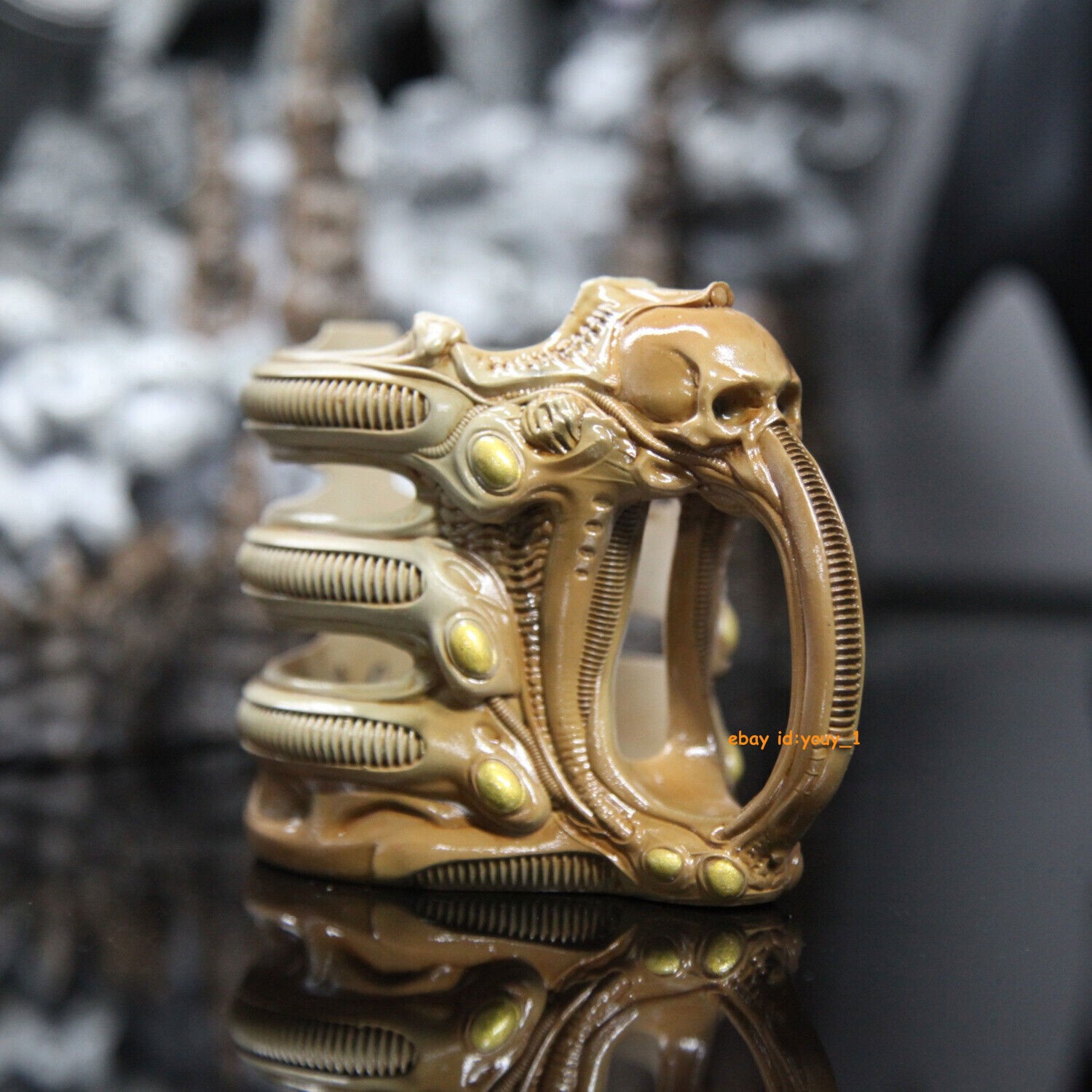 H.R Giger Style Alien Cup Holder Pen Container H12cm Model Collection Ornament