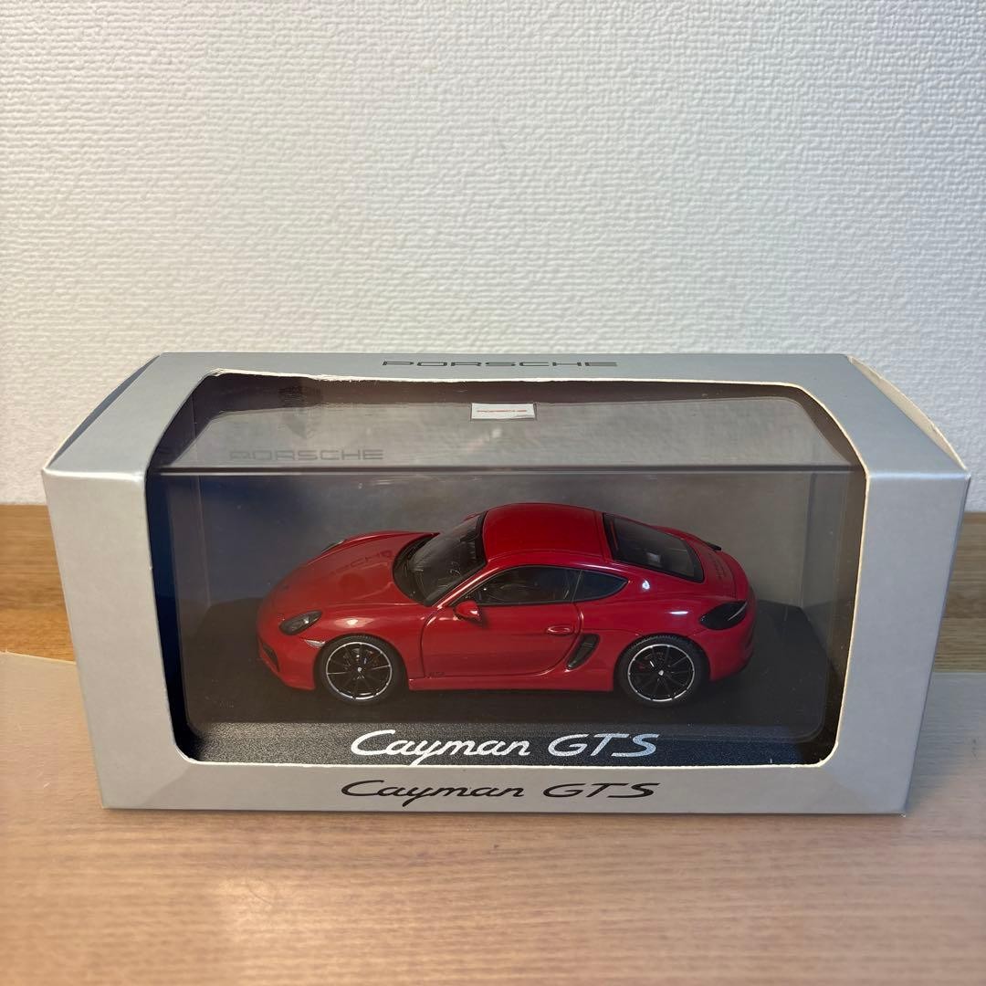 Minichamps Porsche Cayman GTS 1/43 Mini Car Red Age14+