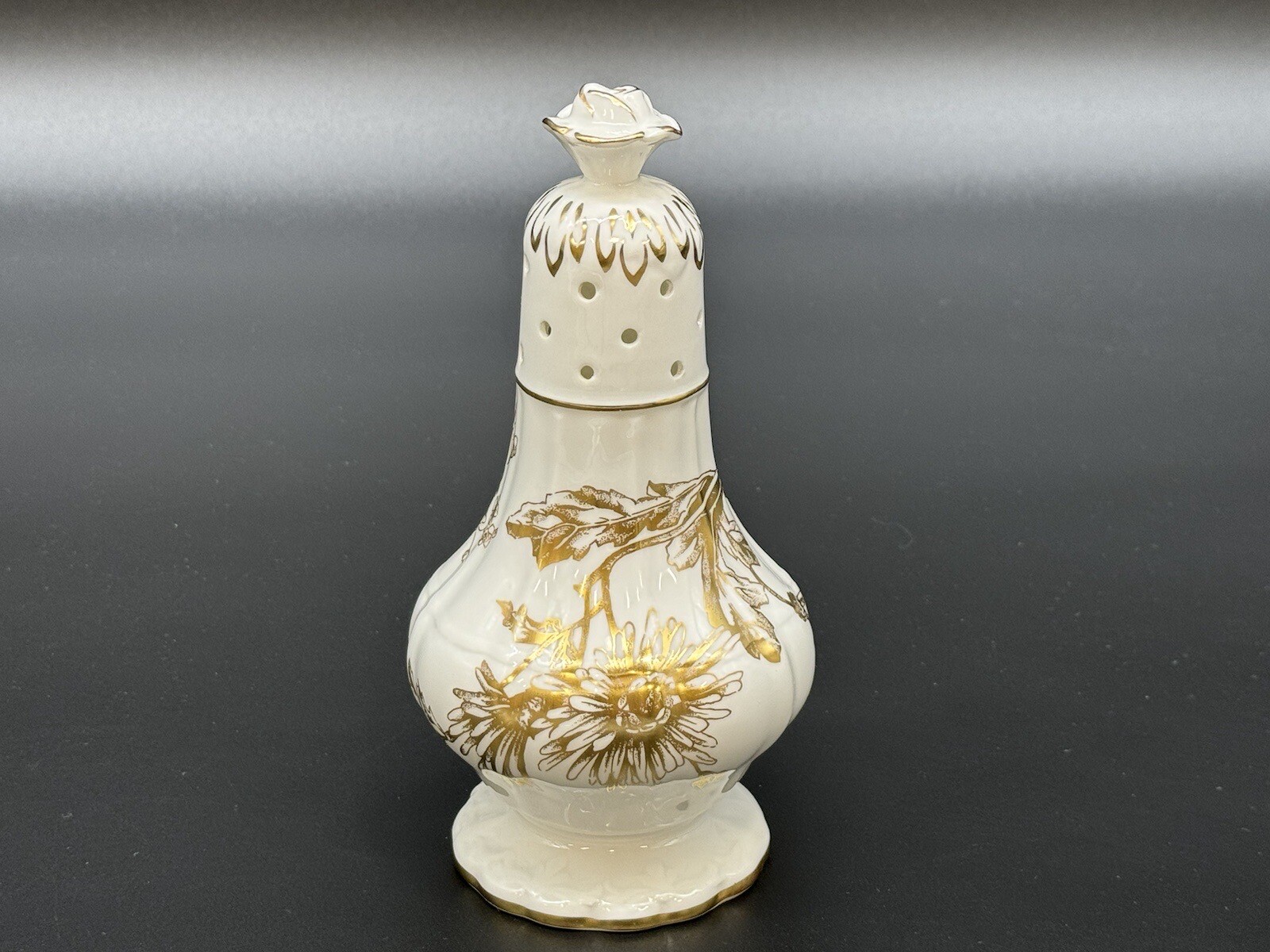 Hammersley Spode Large Golden Floral Sugar Shaker Muffineer, Pattern 6025