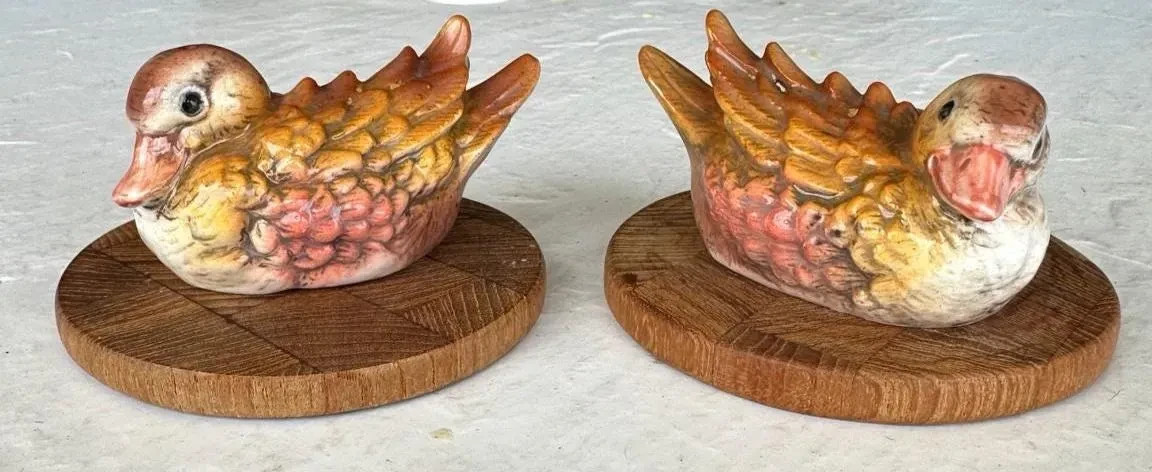 Vintage Ceramic Duck Salt Pepper Shakers Dansk Teak Trivet Decor Set Display Set