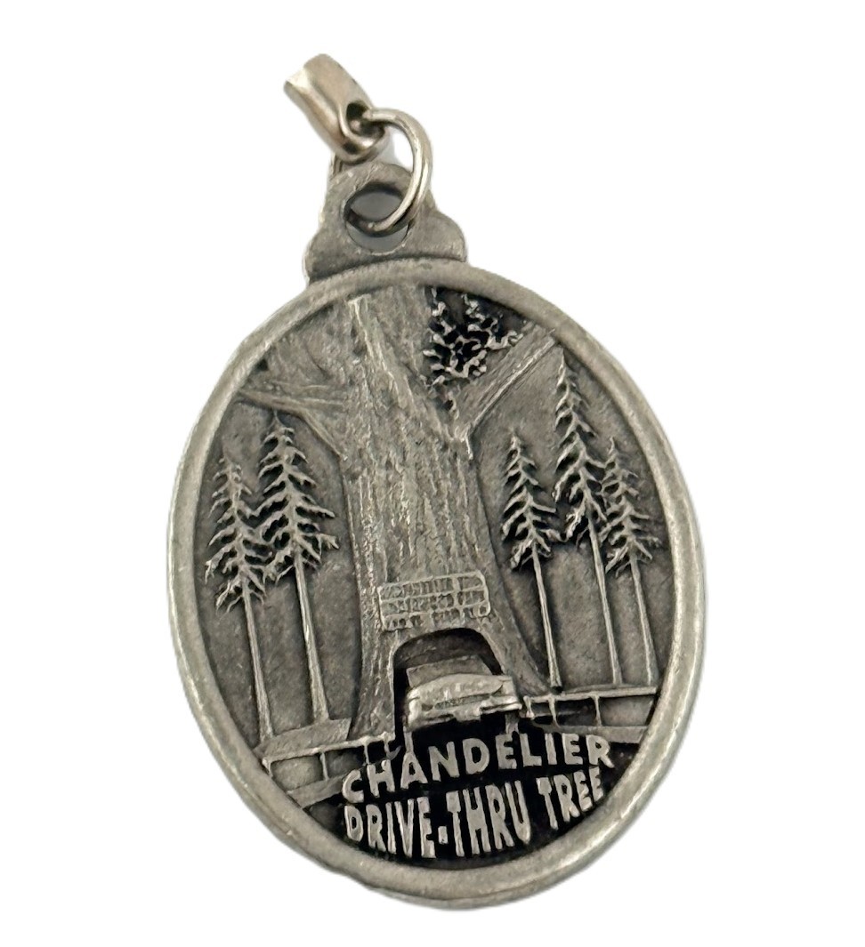 Leggett California Chandelier Drive Thru Tree Park Giant Redwood Travel Keychain