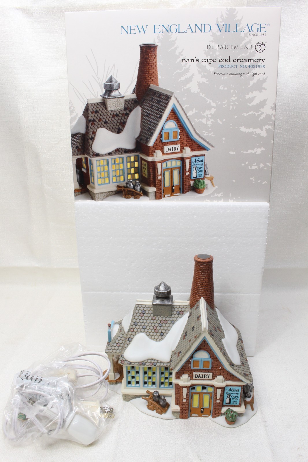DEPARTMENT 56 NEW ENGLAND VILLAGE NAN\'S CAPE CODE CREAMERY 4021998 CHRISTMAS