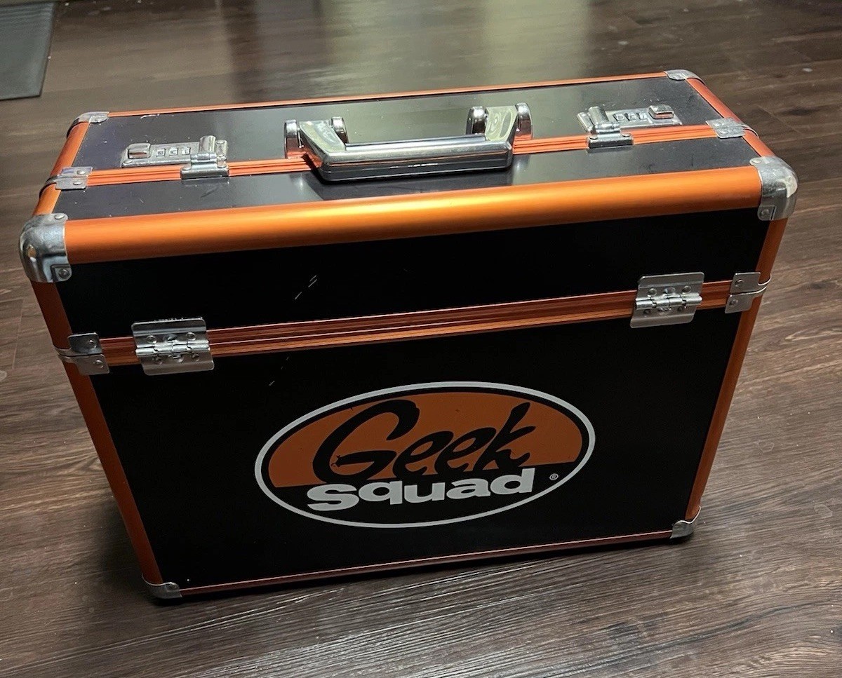 Geek Squad Tool Box  Rare  Battle Worn Year 2005