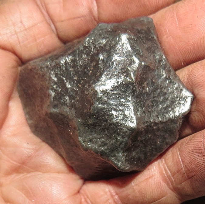 198 gm . CANYON DIABLO IRON METEORITE  MUSEUM GD ARIZONA .45 LBS  JAL stand