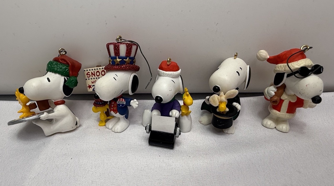 Snoopy Christmas Ornaments Lot Of 5 Pizza, Santa, Woodstock, 1990s