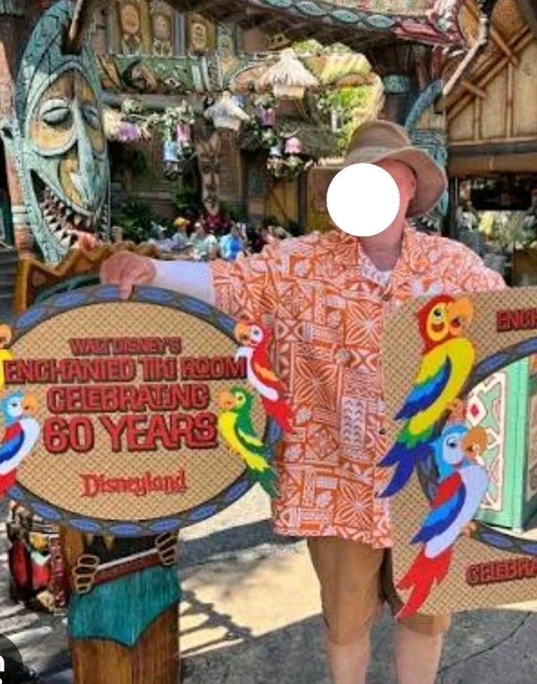 DISNEYLAND ENCHANTED TIKI ROOM CAST MEMBER UNIFORM SHIRT RARE 