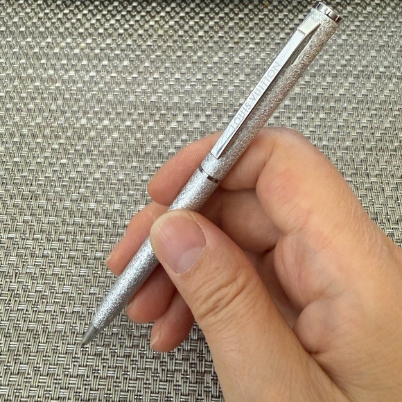 New  metallic LOUIS VUITTON  Ballpoint Pen（Gift with Purchase）