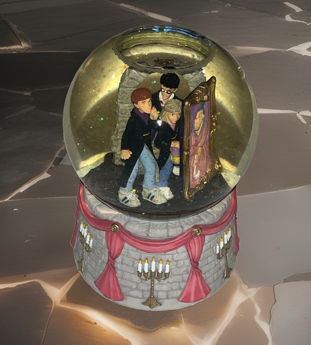 Vintage Harry Potter Snow Globe “Looking At The Fat Lady Portrait” 🪄New