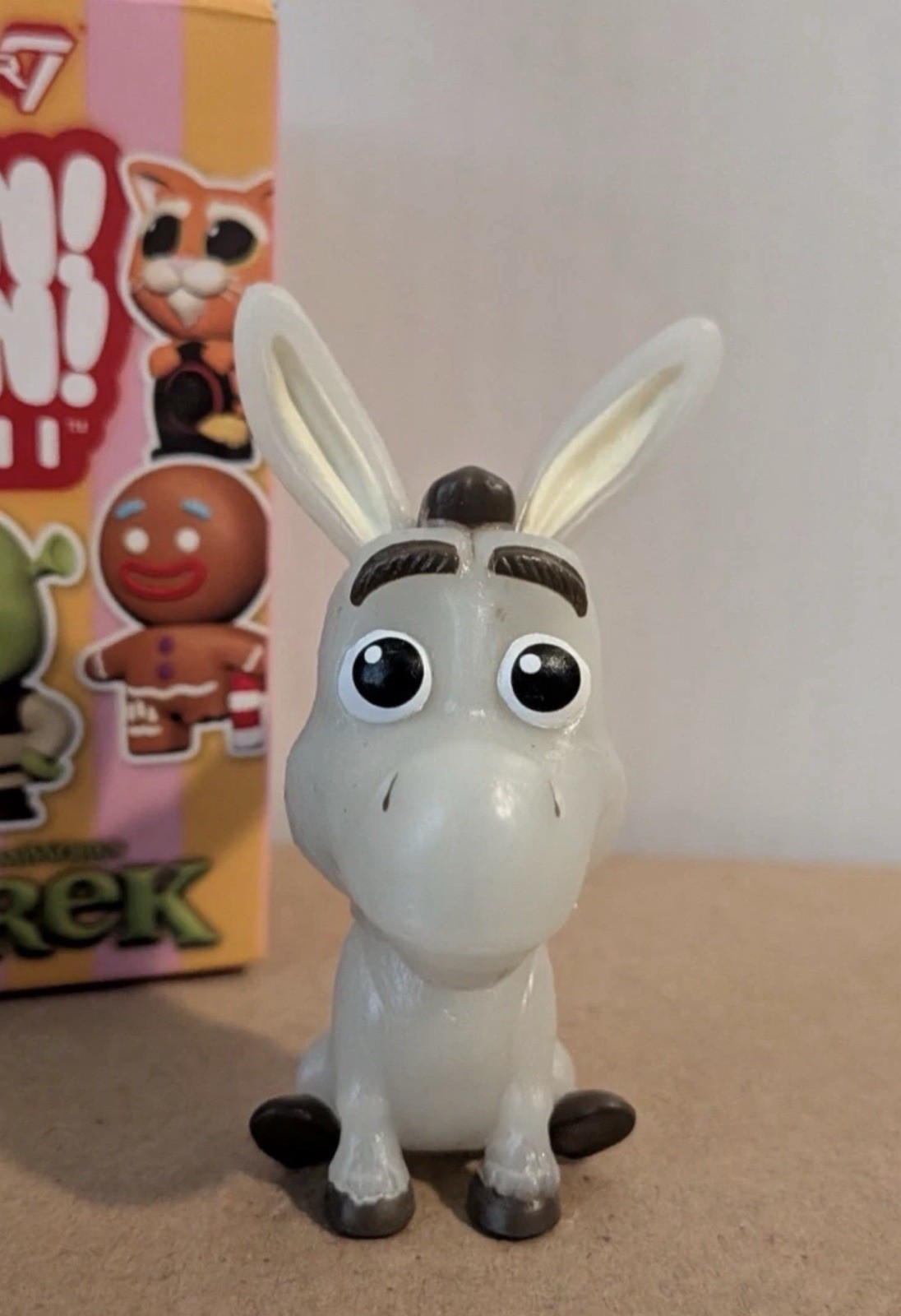 Super 7 Fun Fun Mini Shrek - Donkey Glow GITD Chase Vinyl Figure 1/96