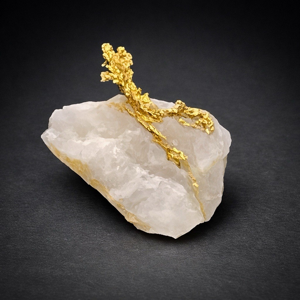Native Wire Gold on Quartz – Folsom, California – 0.435 g
