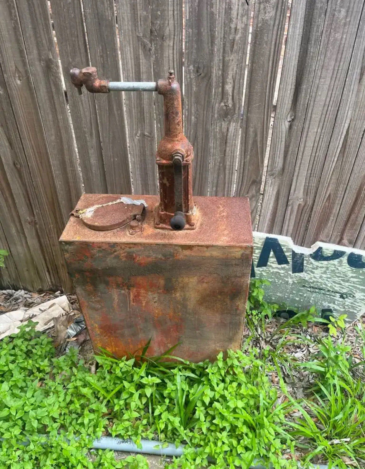 VTG Antique Cast Iron Oil Lubester Pump Gas Station Oil Dispenser Tank Barn Find