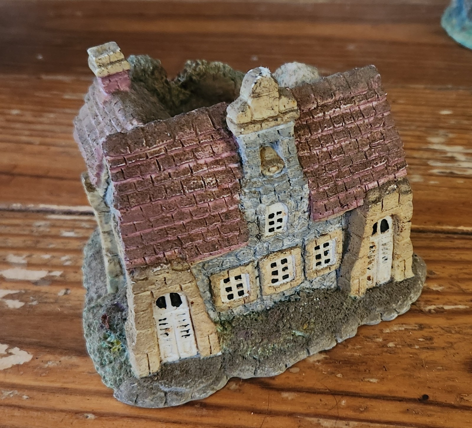 Rare & Retired Ceramic Cottages  &  Planter  Lot 1 