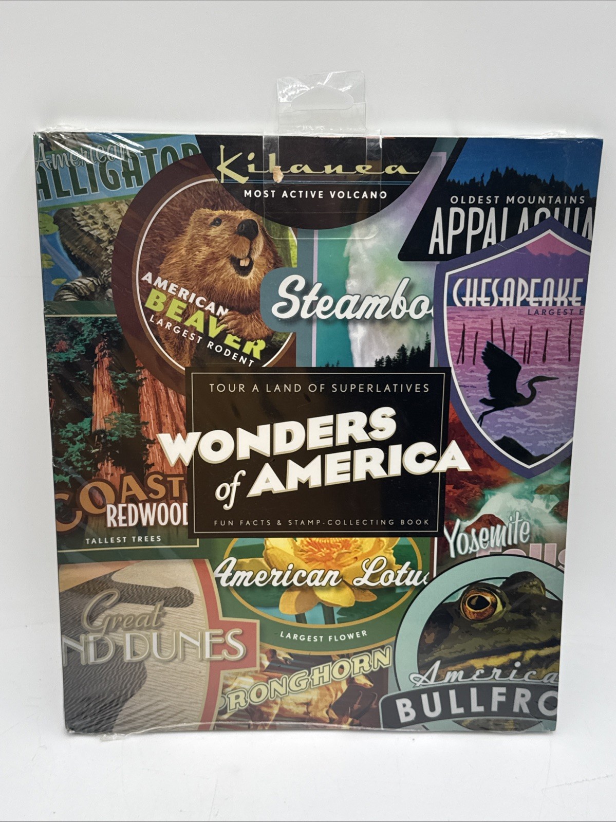 Wonders of America Booklet of 40 Postcards with 40 Stamps Land of Surperlatives