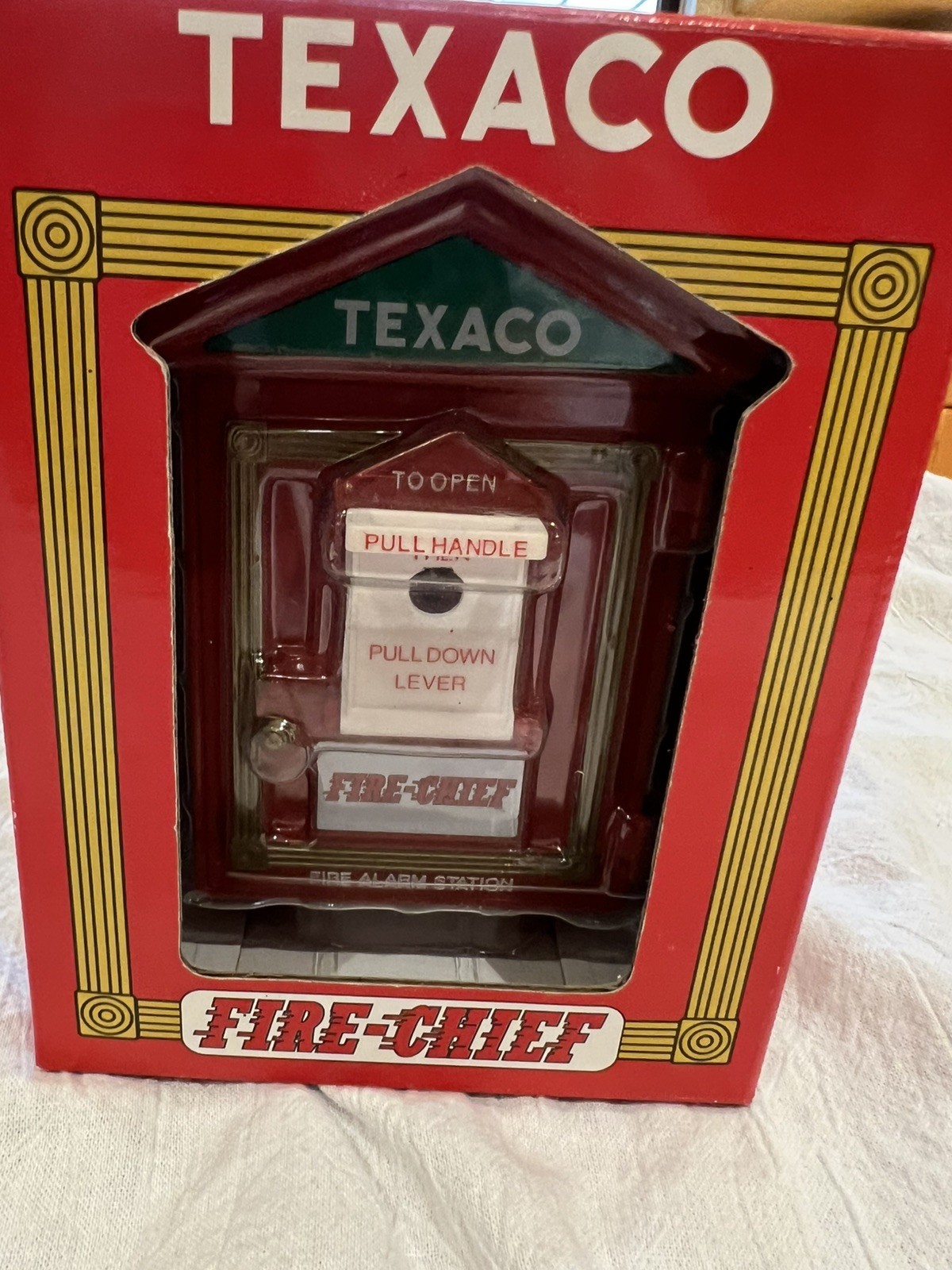Texaco Fire-Chief Fire Alarm Bank NIB 1999 First Gear 89-0182