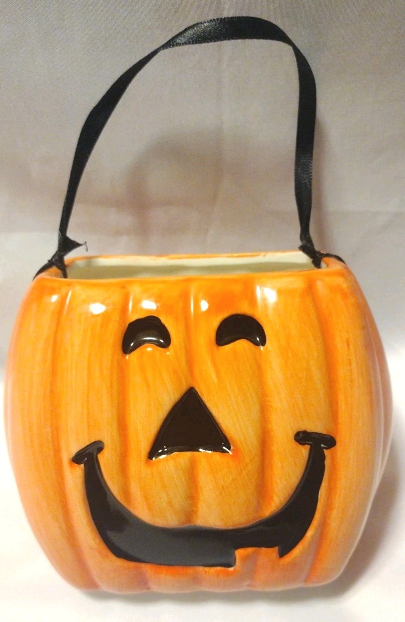 Burton & Burton Ceramic Halloween Jack ‘O’ Lantern  Bag w/Ribbon Handle