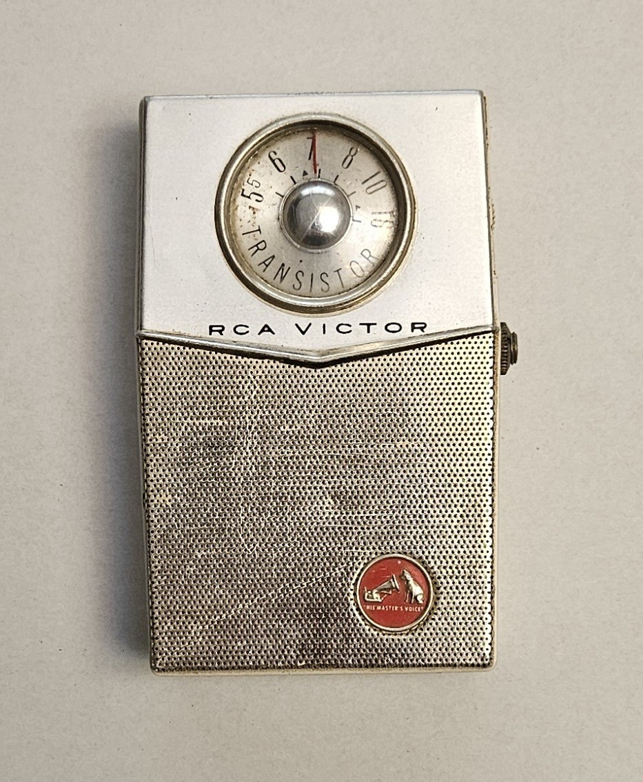1956 RCA Victor 8-BT-8JE Stetson Transistor Radio Ivory Mid-Century