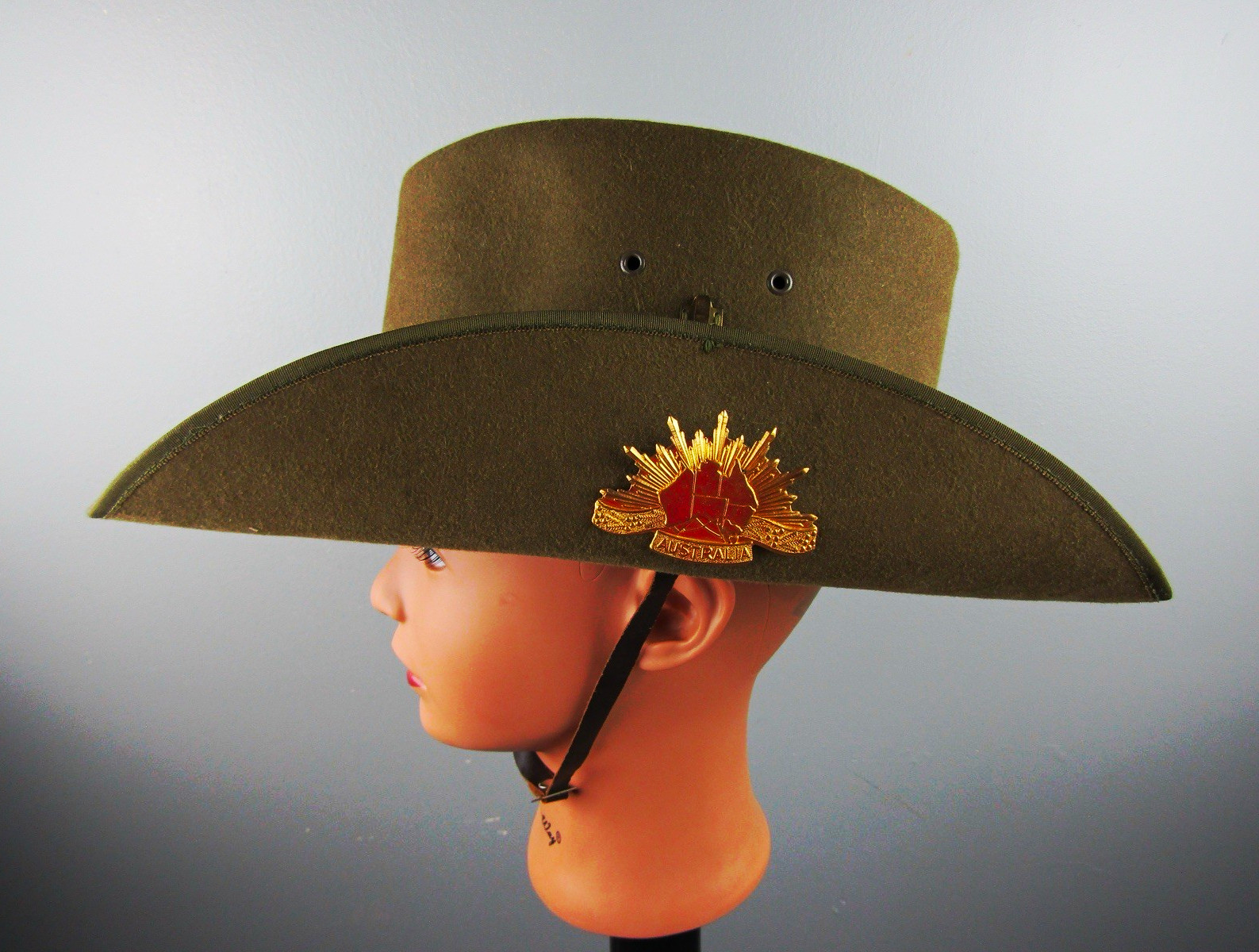 Australian Slouch Hat Rising Sun Badge Chinstrap Fairfield Melbourne 7 1/4 1972