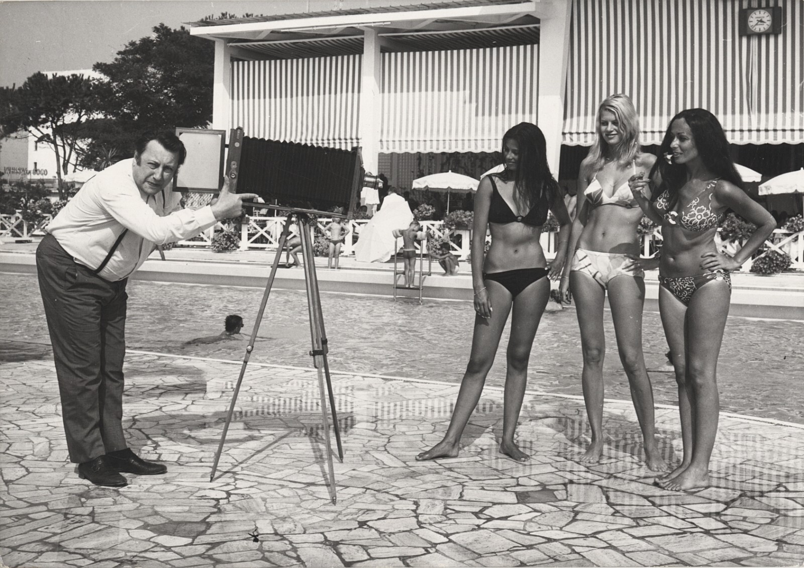 1969 Actor Raymond Devos Becomes a Fashion Photographer for Beauties Photo