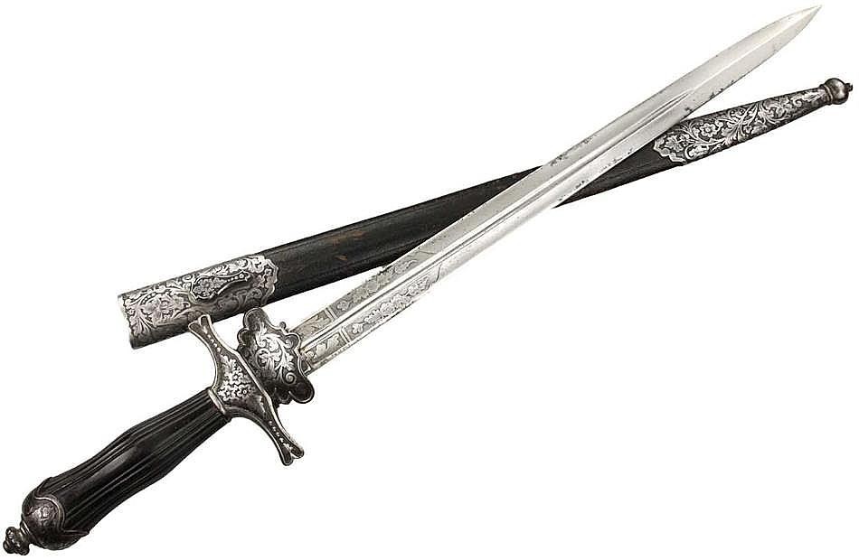 ANTIQUE VERY FINE FRENCH NOBLEMAN'S HUNTING SWORD DAGGER IN ETCHED STEEL MOUNTS.