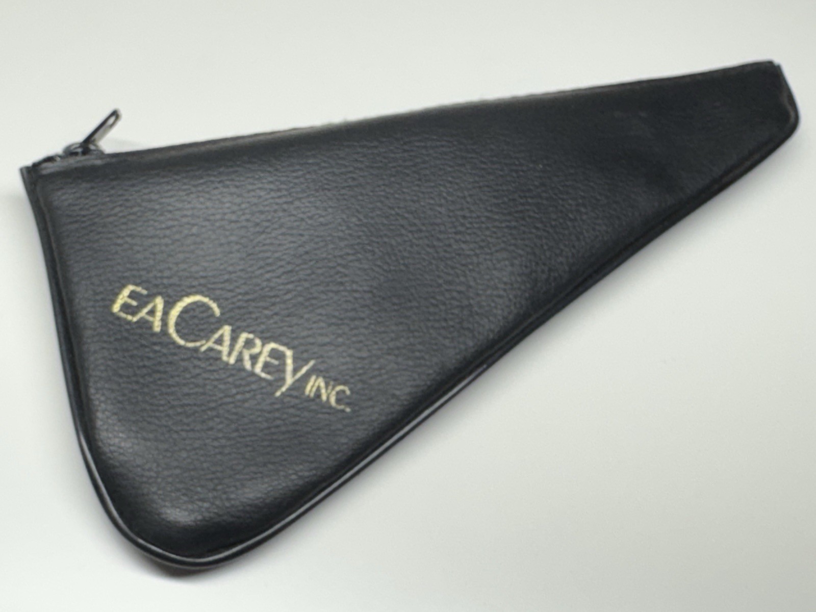 ea carey inc.  black pipe pouch