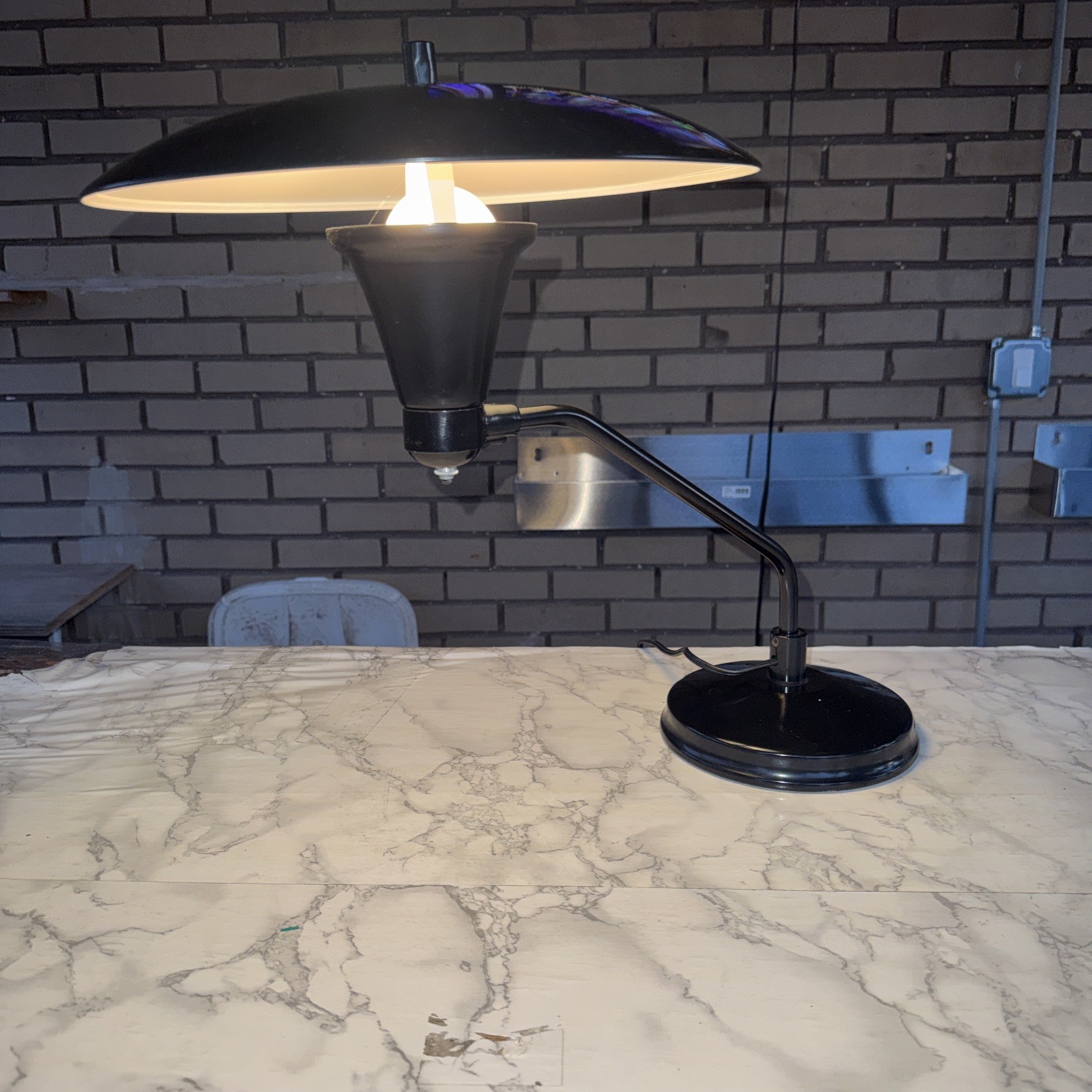 VTG MCM BLACK FLYING SAUCER UFO DESK LAMP LIGHT ATOMIC AGE - READ DESCRIPTION