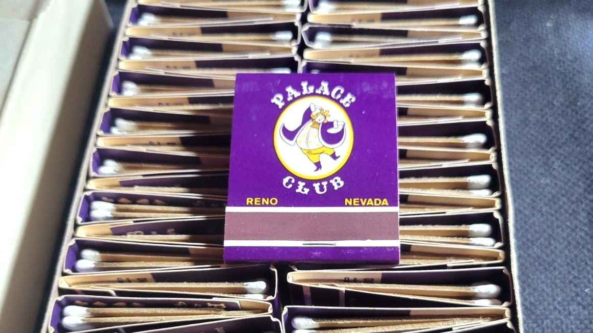 2X VINTAGE PALACE CLUB CASINO RENO FRONT STRIKE MATCHBOOKS NEW OLD STOCK FULL