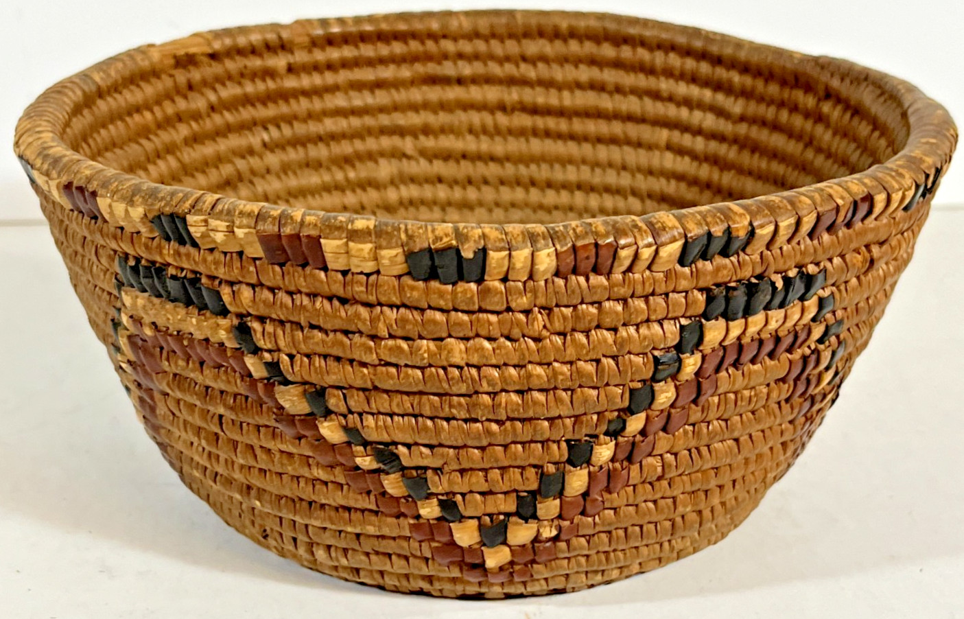 Antique Thompson River Salish Indian Coiled Basketry Bowl, c. 1880-1910