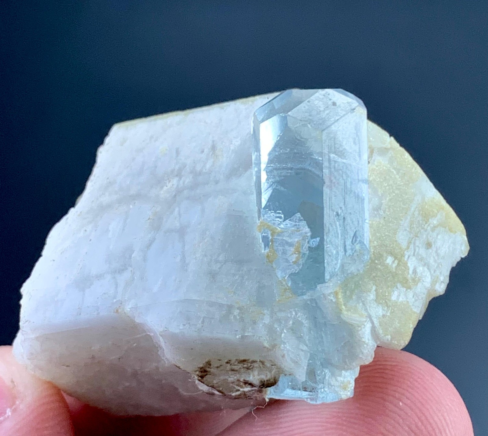 133 Carat Aquamarine Crystal  from Skardu Pakistan