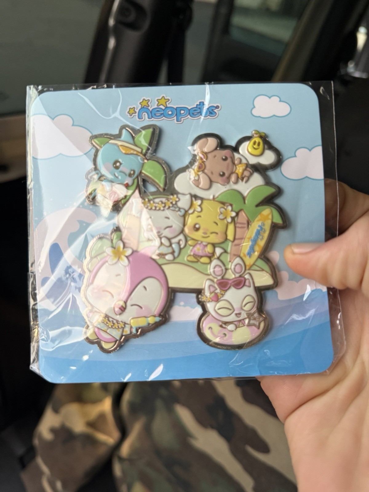 2026 SDCC Event Exclusive Large Neopets Paradise Pin Redemption Code On Back 