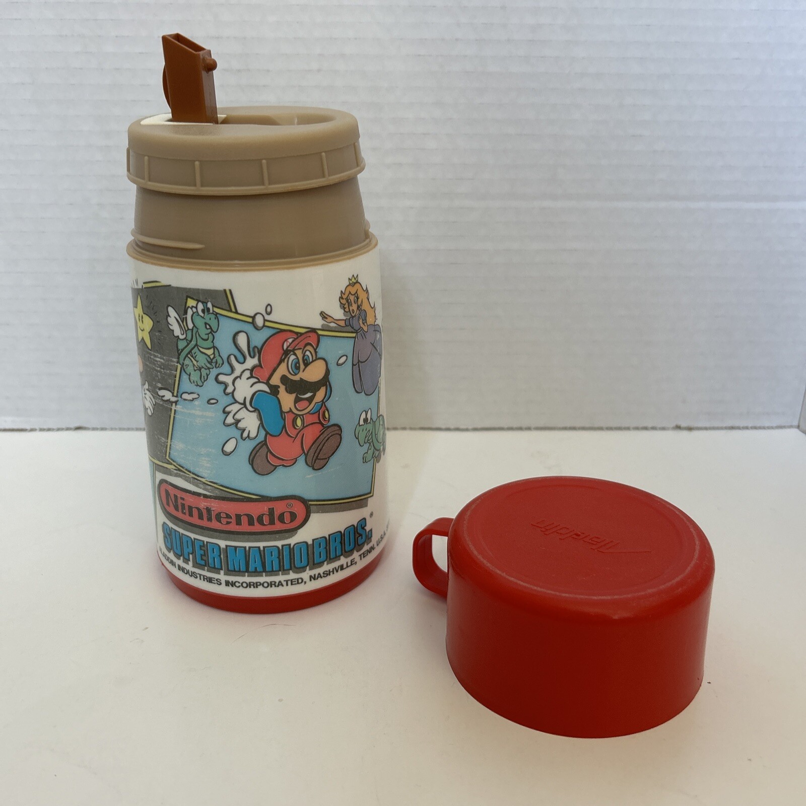 VTG 1988 Aladdin Nintendo Super Mario Bros Thermos-Princess Peach-Squirttle-game