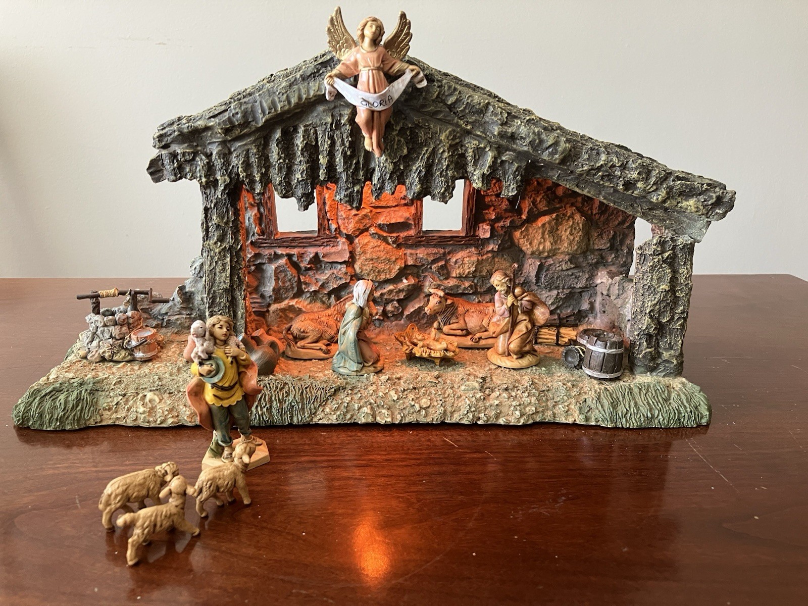 Vintage Fontanini Heirloom Nativity 90th Anniversary 10 Piece Set Lighted Stable