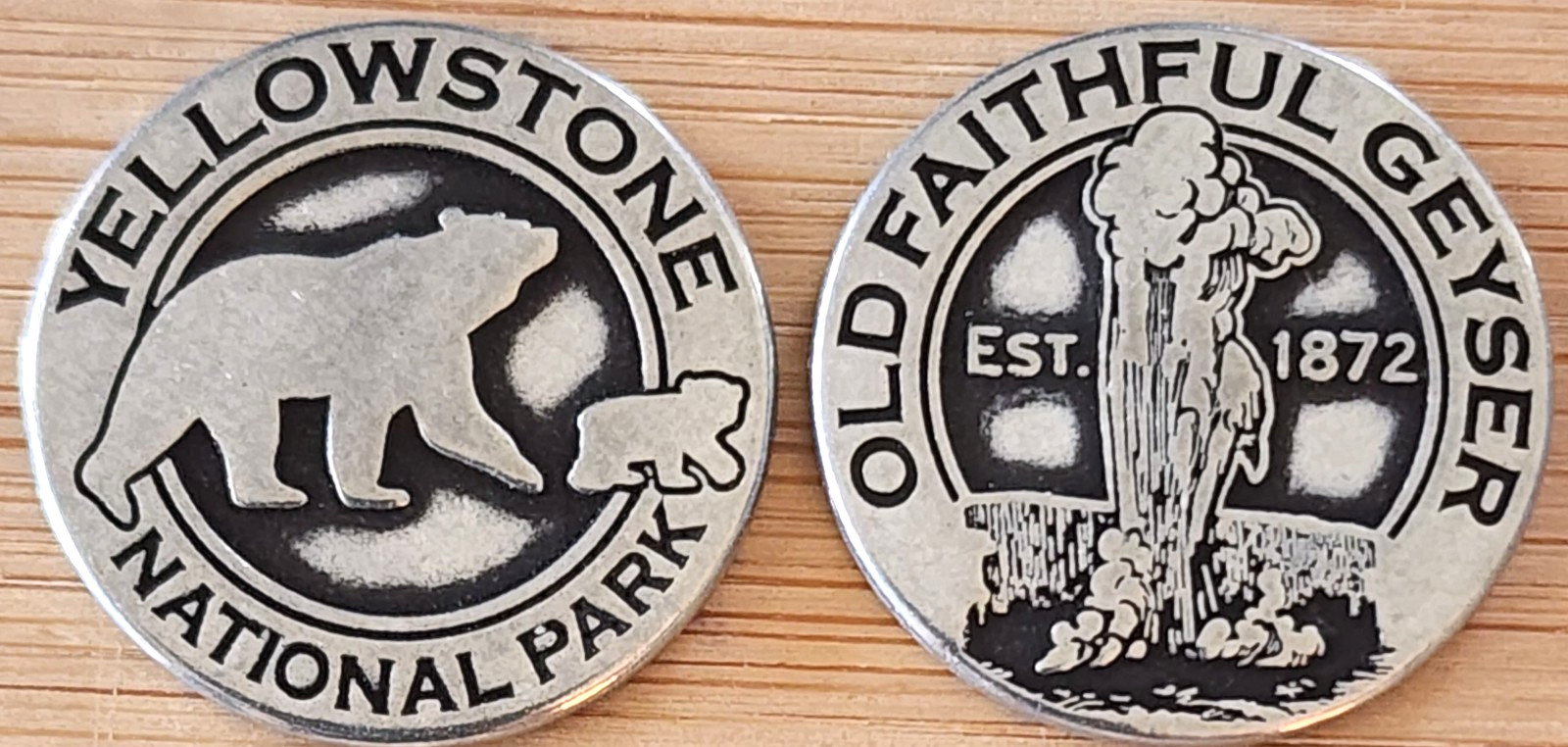 YELLOWSTONE NATIONAL PARK - BEAR TOKEN - WYOMING